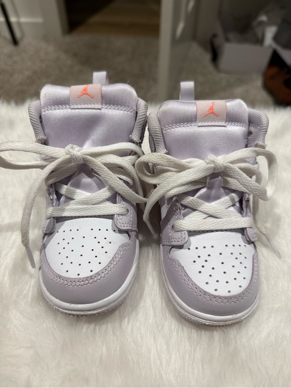 Toddler girl nike air Jordan size 7 High-Top Sneakers Iridescent Swoosh purple - Picture 2 of 8